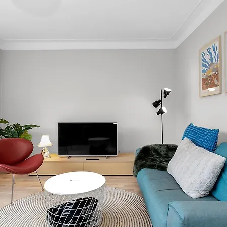 Modern & Cozy Downtown *