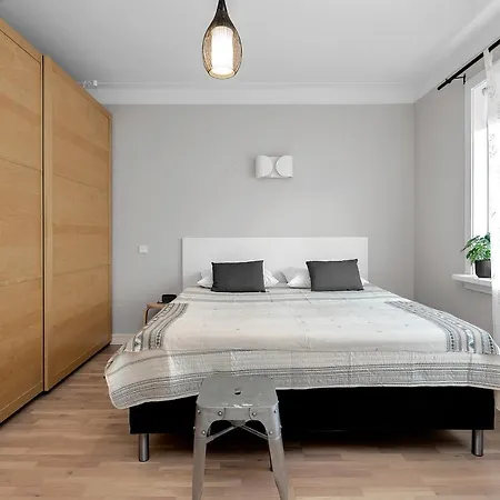 Modern & Cozy Downtown *